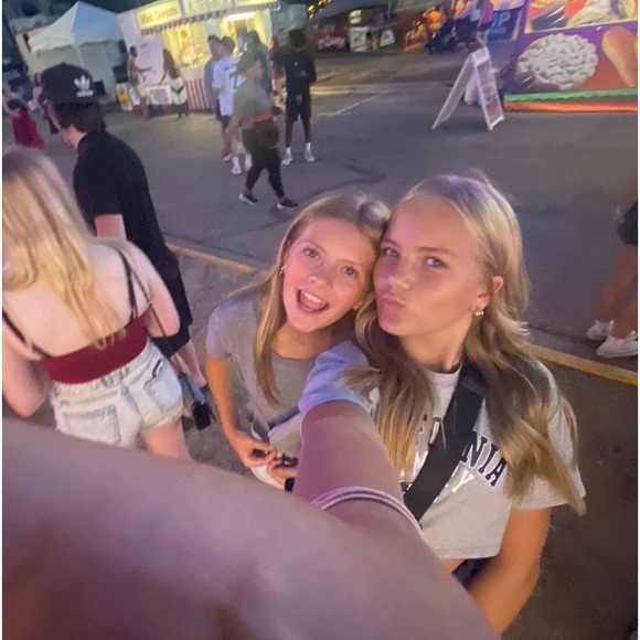 Meet your Posher, Kally - Picture 1 of 1